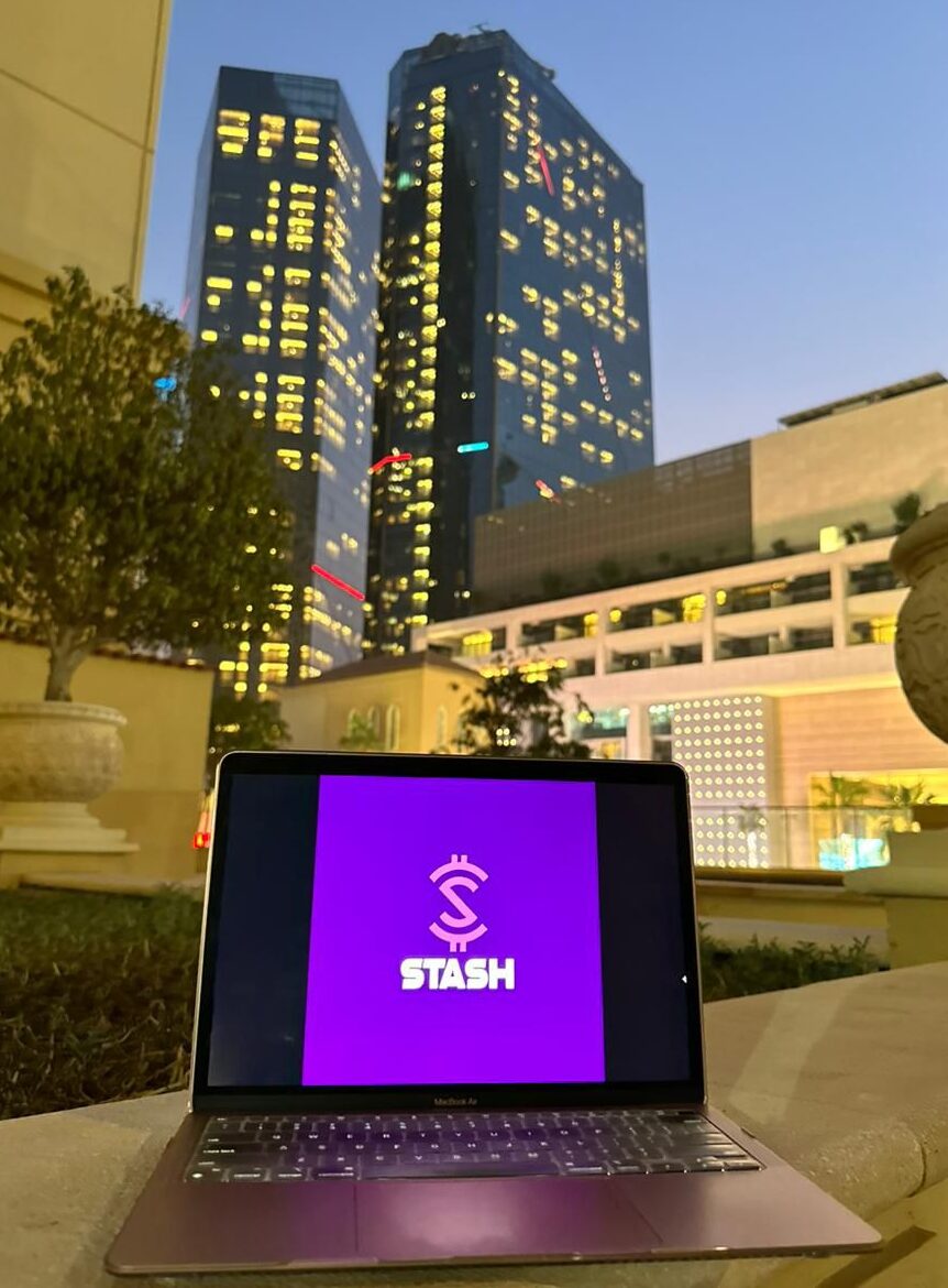 Join the HerSTASH Circle